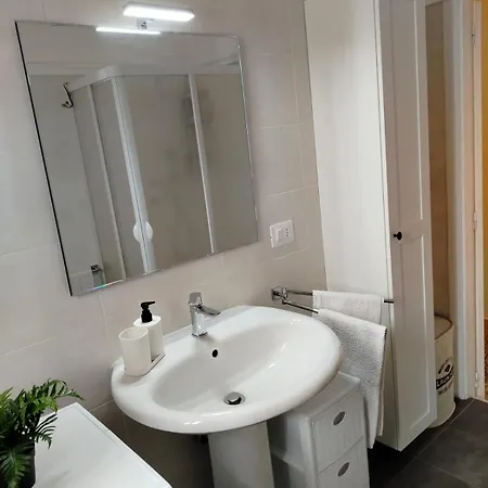 Casa Louise - Comodo Zona Viale Liguria * 塔兰托
